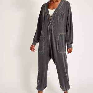 FREE PEOPLE Don't Wait Up Onesie in Black - Size Medium (NWOT, $128 Retail)